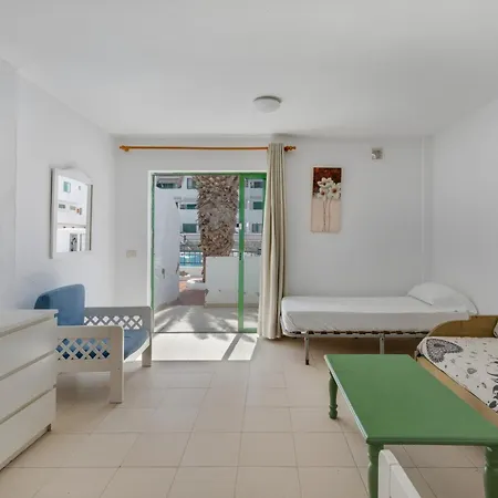 Alondras E107 * Costa Del Silencio